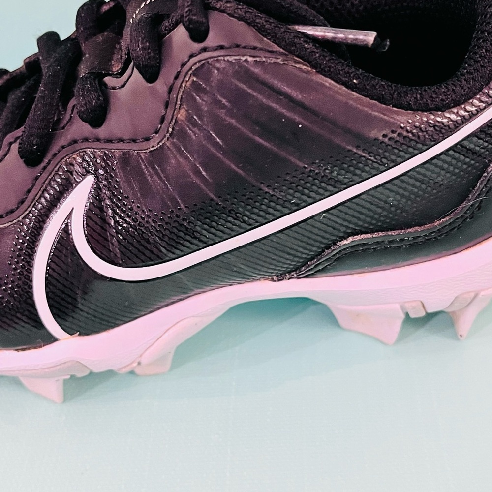 Nike Black and White Baseball Cleats youth size 10c - Picture 6 of 9